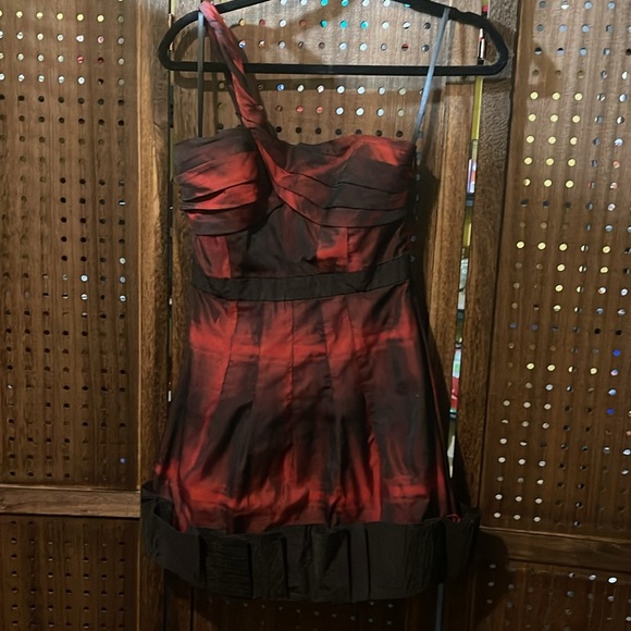 Stunning BCBGMAXAZRIA dress size 0 part dress formal semi formal - Picture 2 of 6